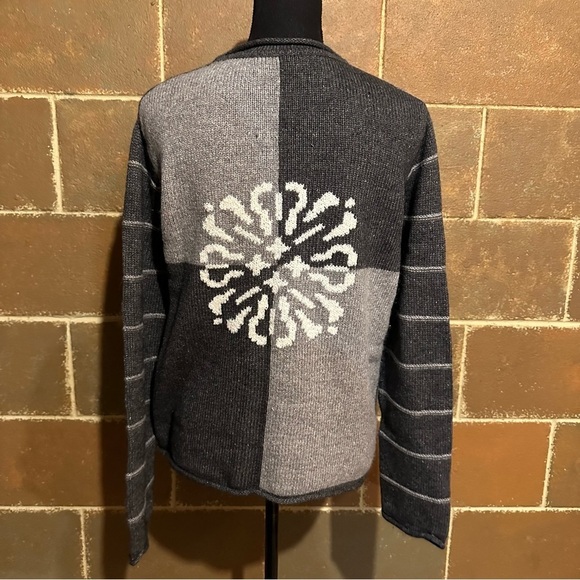 Christopher & Banks Gray and White Snowflake Medallion Silk Angora Sweater Large - Picture 5 of 8